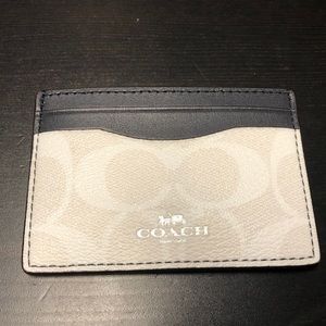 New coach card holder